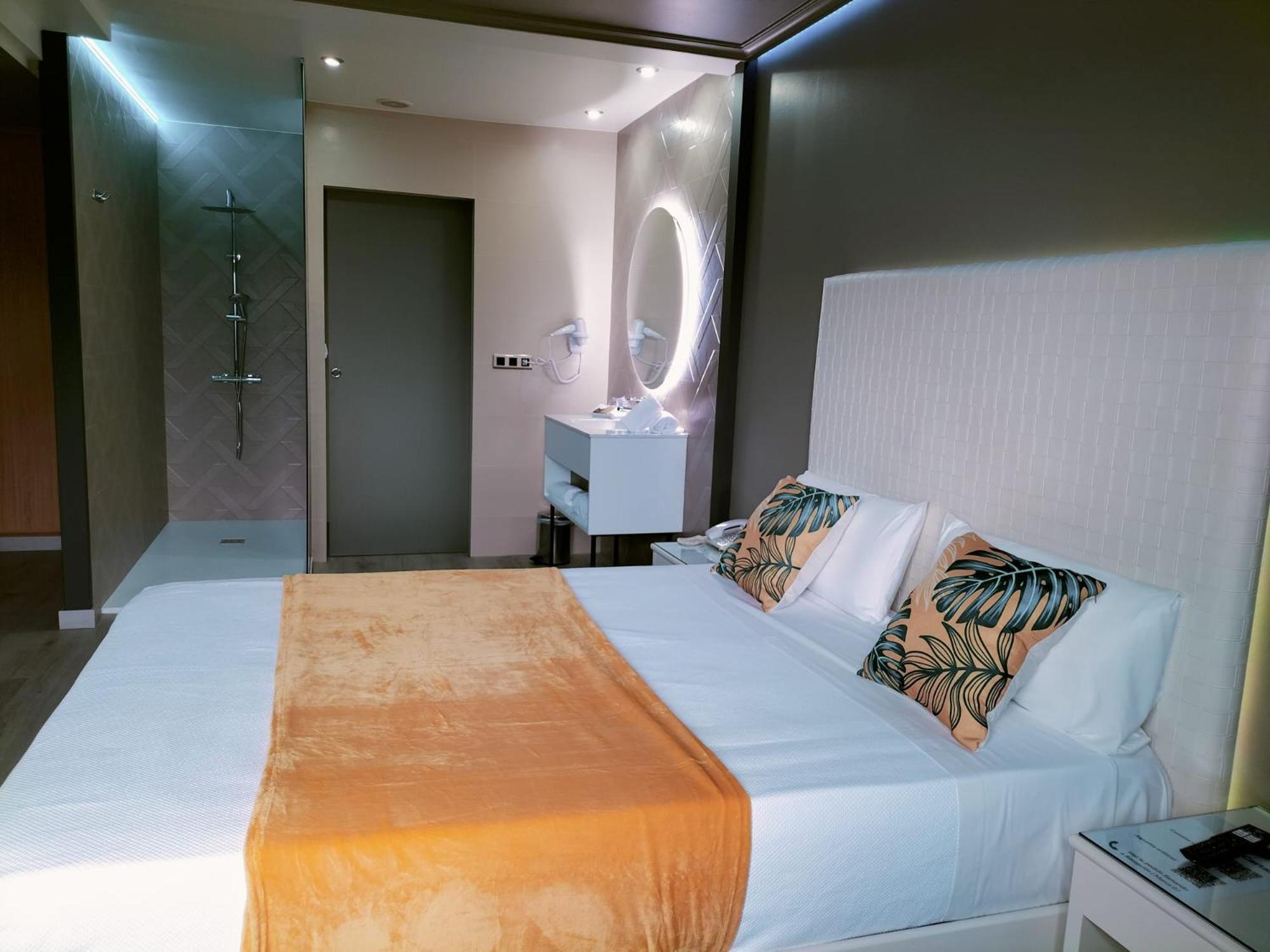 Motel Trebol Tui Extérieur photo