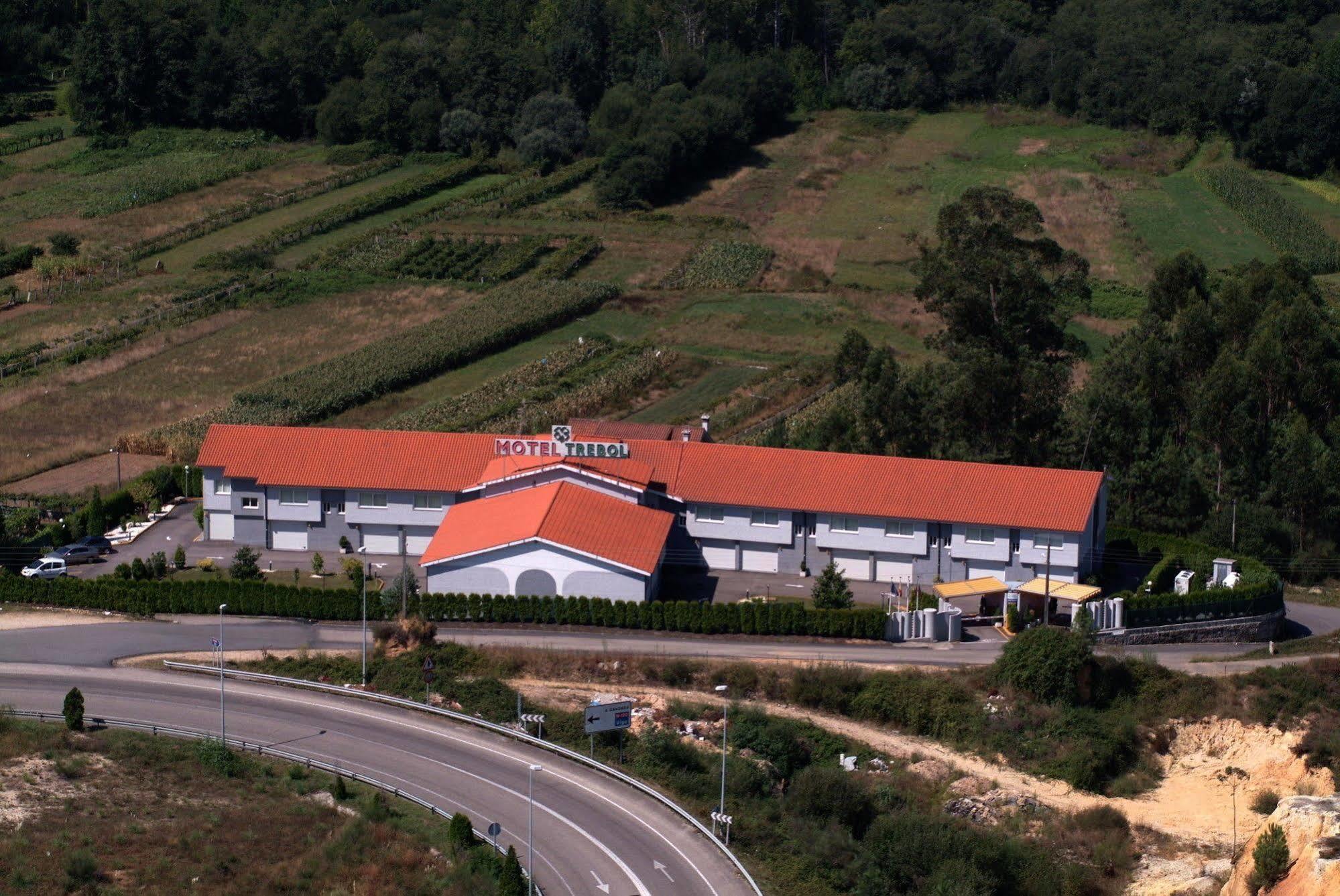 Motel Trebol Tui Extérieur photo