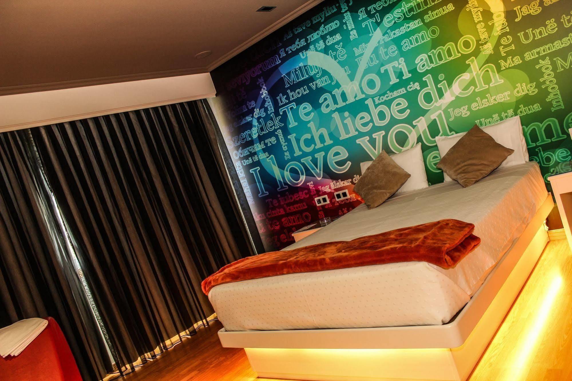 Motel Trebol Tui Extérieur photo